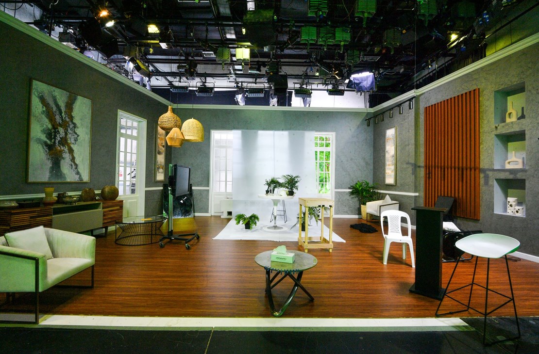 Studio 2